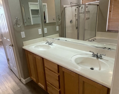 41831 N Mill Creek Way - Photo Thumbnail 5