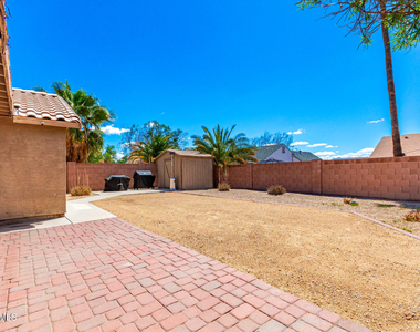 8375 W Dahlia Drive - Photo Thumbnail 21