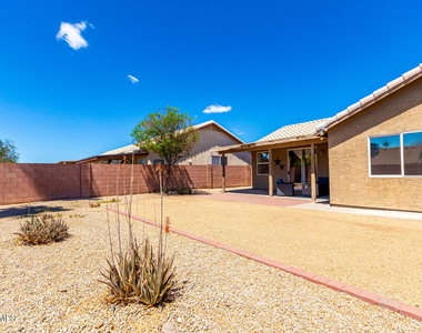 8375 W Dahlia Drive - Photo Thumbnail 23
