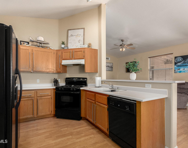 8375 W Dahlia Drive - Photo Thumbnail 5