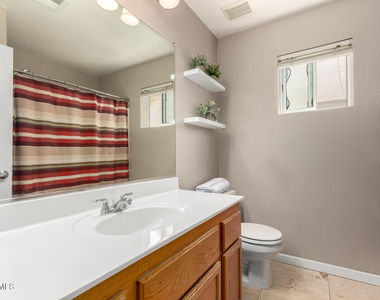 8375 W Dahlia Drive - Photo Thumbnail 17