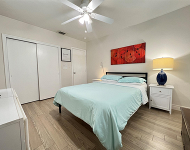 819 Sw 9th Terrace - Photo Thumbnail 15