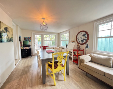 819 Sw 9th Terrace - Photo Thumbnail 2