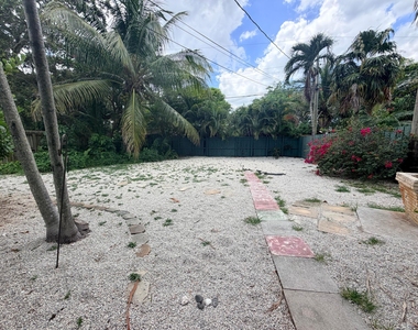 819 Sw 9th Terrace - Photo Thumbnail 24