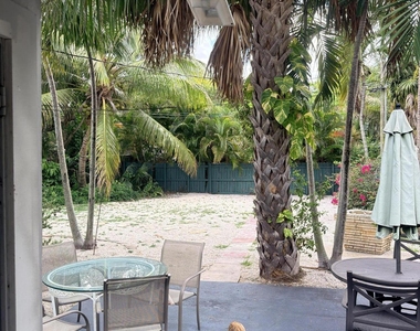 819 Sw 9th Terrace - Photo Thumbnail 23