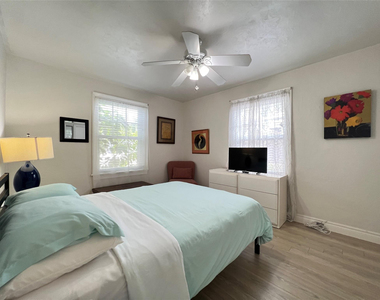 819 Sw 9th Terrace - Photo Thumbnail 17