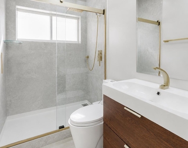 7512 Eagle Point Drive - Photo Thumbnail 10