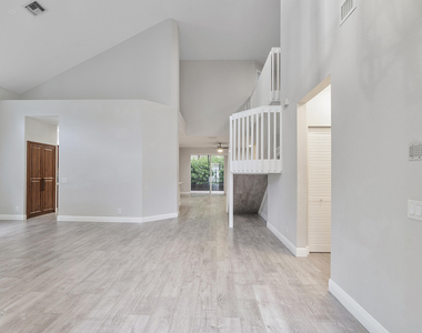 6364 Nw 78th Drive - Photo Thumbnail 6
