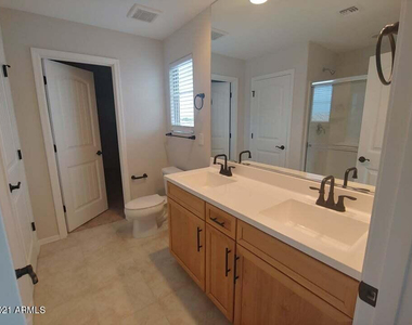 8746 W Solano Drive - Photo Thumbnail 12