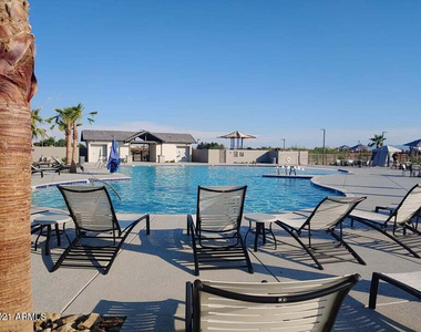 8746 W Solano Drive - Photo Thumbnail 17