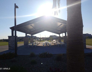 8746 W Solano Drive - Photo Thumbnail 27