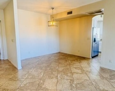 6707 E Kelton Lane - Photo Thumbnail 6