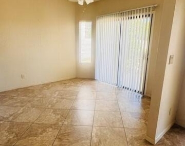 6707 E Kelton Lane - Photo Thumbnail 11
