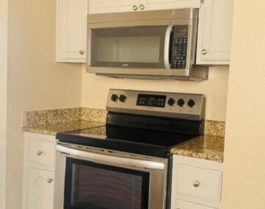 6707 E Kelton Lane - Photo Thumbnail 9