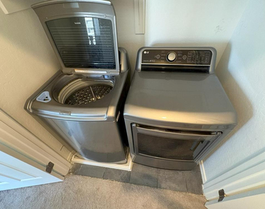 2837 E Dunbar Drive - Photo Thumbnail 10