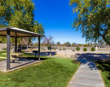 2837 E Dunbar Drive - Photo Thumbnail 24