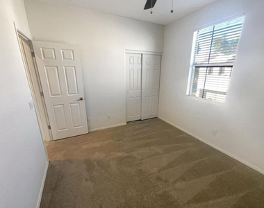 2837 E Dunbar Drive - Photo Thumbnail 14