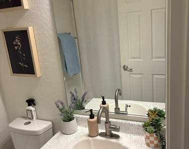 2837 E Dunbar Drive - Photo Thumbnail 19