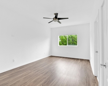 358 Se 1st Way - Photo Thumbnail 18