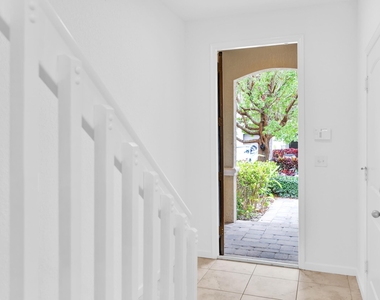 358 Se 1st Way - Photo Thumbnail 3