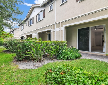 358 Se 1st Way - Photo Thumbnail 13