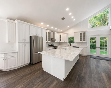 2393 Crawford Court - Photo Thumbnail 6