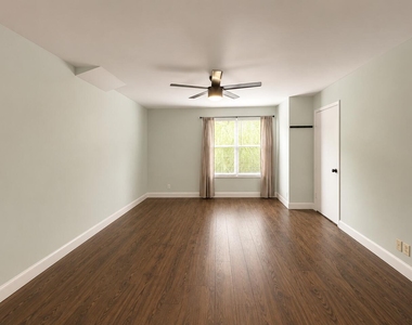 2393 Crawford Court - Photo Thumbnail 12