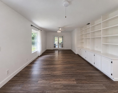 2393 Crawford Court - Photo Thumbnail 10