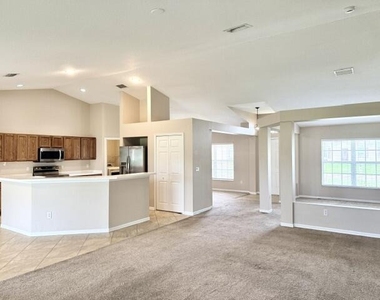 530 Sw Butler Avenue - Photo Thumbnail 6
