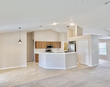 530 Sw Butler Avenue - Photo Thumbnail 7