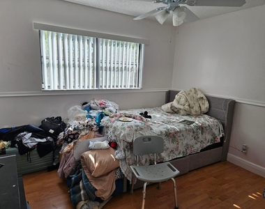 10571 Royal Palm Boulevard - Photo Thumbnail 6