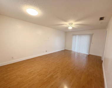 10571 Royal Palm Boulevard - Photo Thumbnail 10