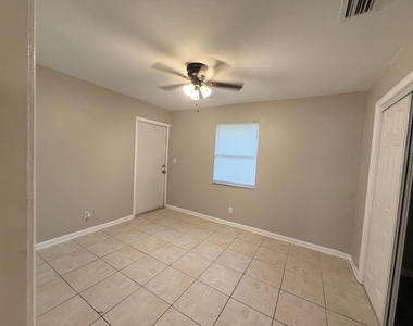 612 4th Street - Photo Thumbnail 5