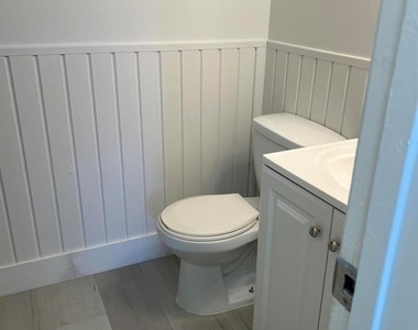 2501 Riverside Drive - Photo Thumbnail 8