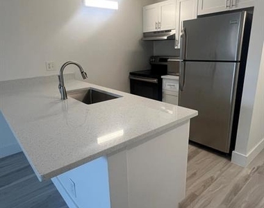 2501 Riverside Drive - Photo Thumbnail 25