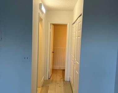 2501 Riverside Drive - Photo Thumbnail 16