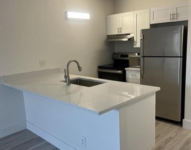 2501 Riverside Drive - Photo Thumbnail 19