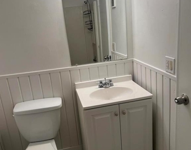 2501 Riverside Drive - Photo Thumbnail 10
