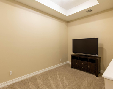 63 Dogwood Court - Photo Thumbnail 16
