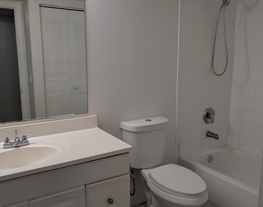 5001 Wiles Road - Photo Thumbnail 31