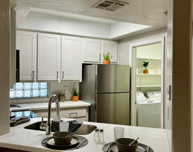 7333 E Chaparral Road - Photo Thumbnail 8