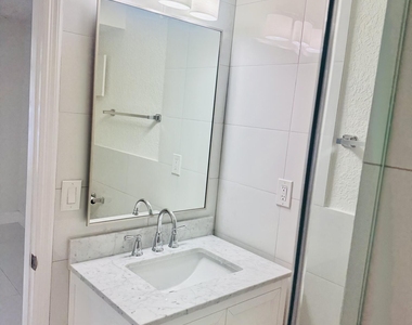 9 Royal Palm Way - Photo Thumbnail 16
