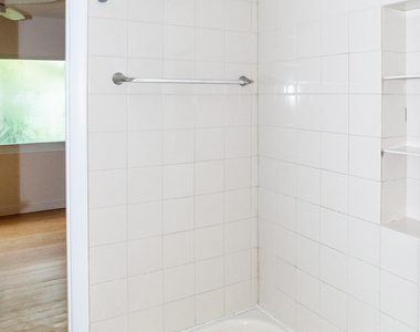 715 Ne 1st Street - Photo Thumbnail 12