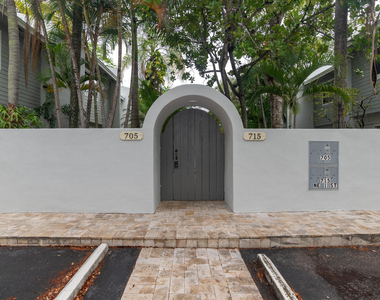 715 Ne 1st Street - Photo Thumbnail 19
