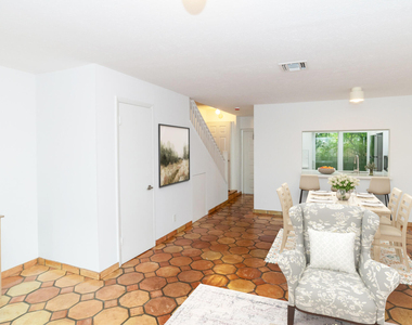 715 Ne 1st Street - Photo Thumbnail 2