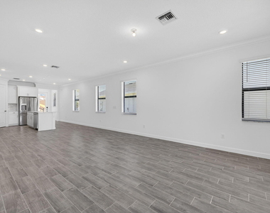 10644 Nw Wilgrove Lane - Photo Thumbnail 8