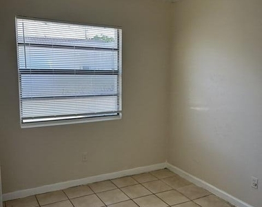5003 Garden Avenue - Photo Thumbnail 6