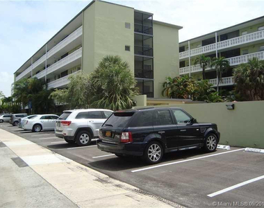 1425 Arthur Street - Photo Thumbnail 2