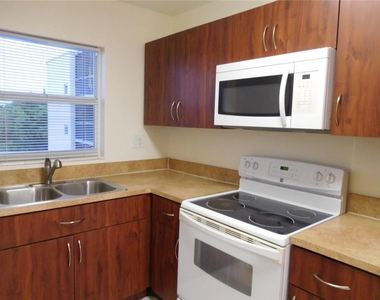 1425 Arthur Street - Photo Thumbnail 1