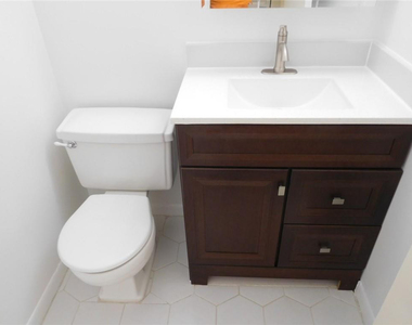 1425 Arthur Street - Photo Thumbnail 32